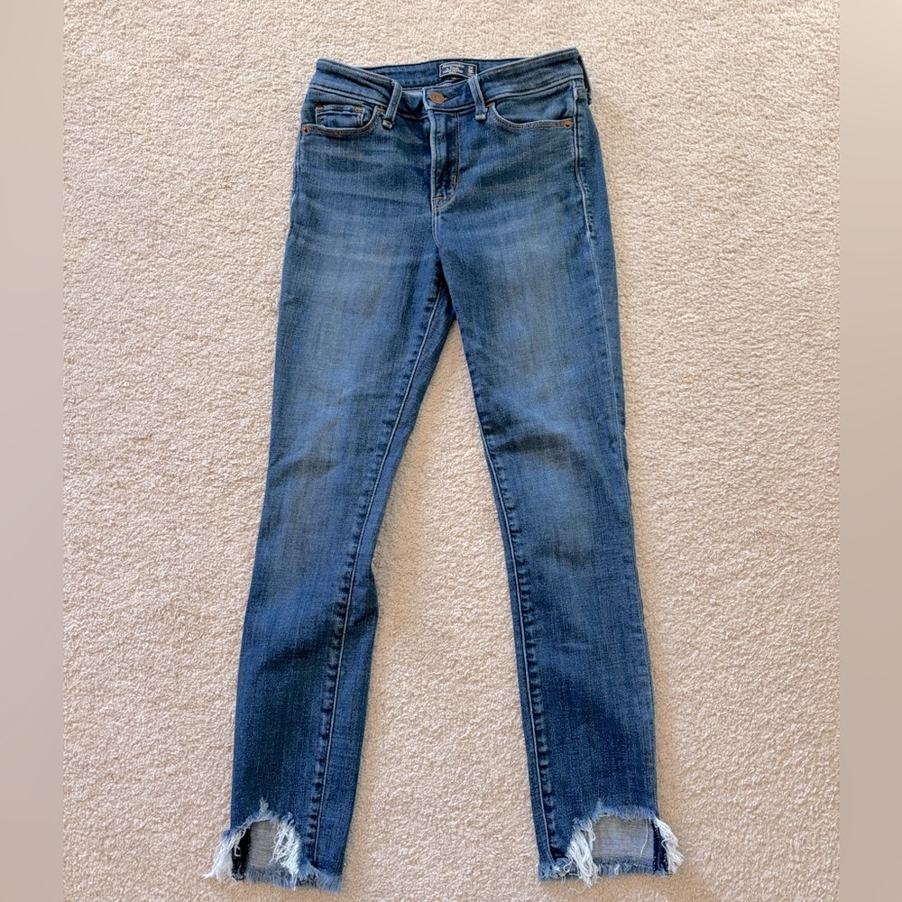 Abercrombie + Fitch Harper low rise ankle women’s 24/00R jeans
